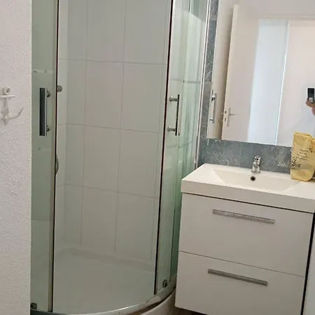 Apartment Moderne Avec Climatisation, Balcon Et Parking - Fr-1-696-63 Canet-en-Roussillon